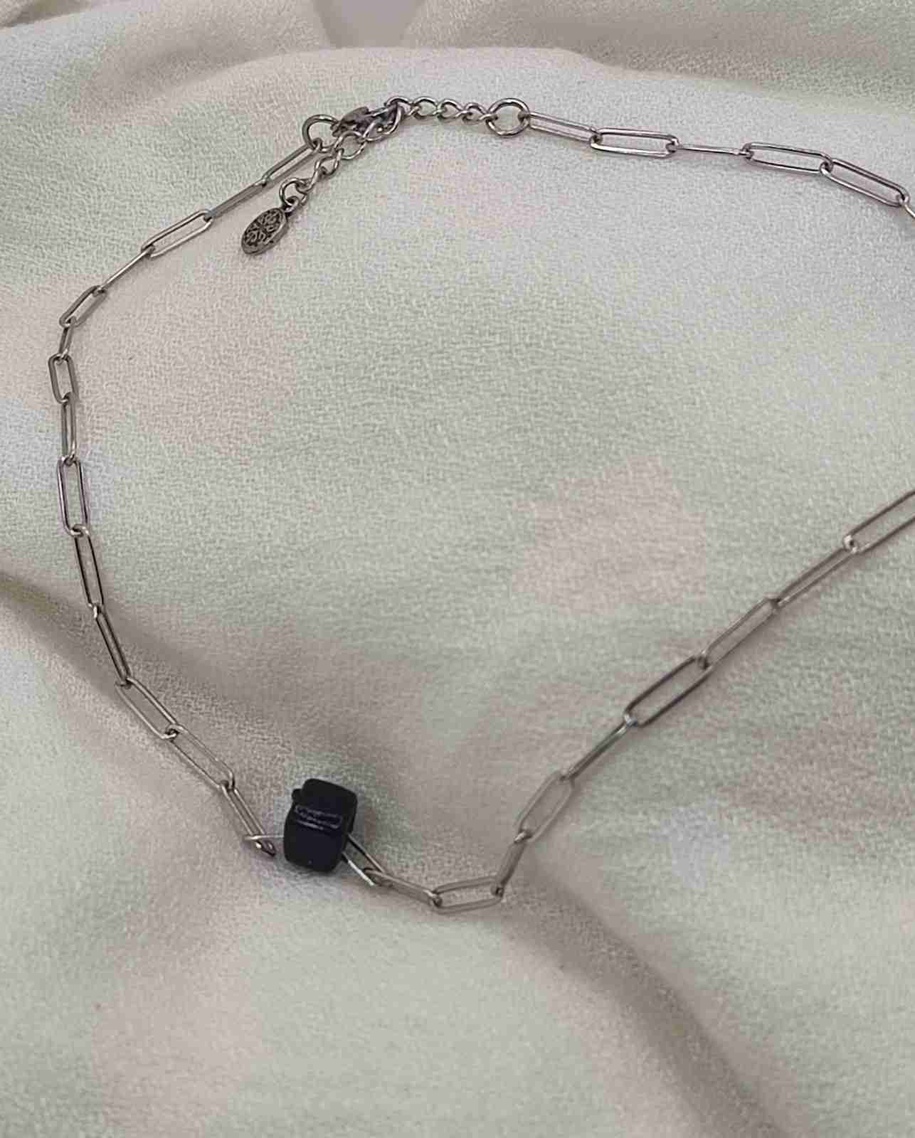 CHAIN WITH CERAMIC CUBE.1