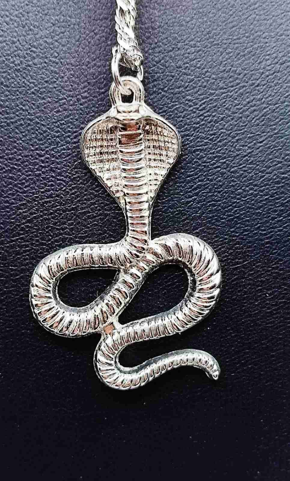 NECKLACE WITH A SNAKE1